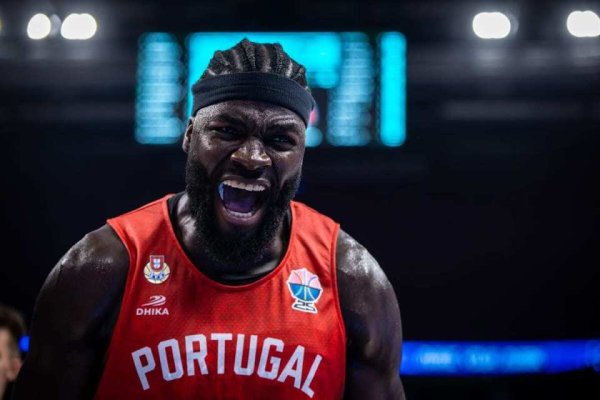 浙商证券证交所 欧锦赛：葡萄牙男篮轻取捷克 绿军冠军中锋科塔23+18+4帽制霸